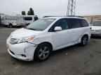 TOYOTA SIENNA LE photo