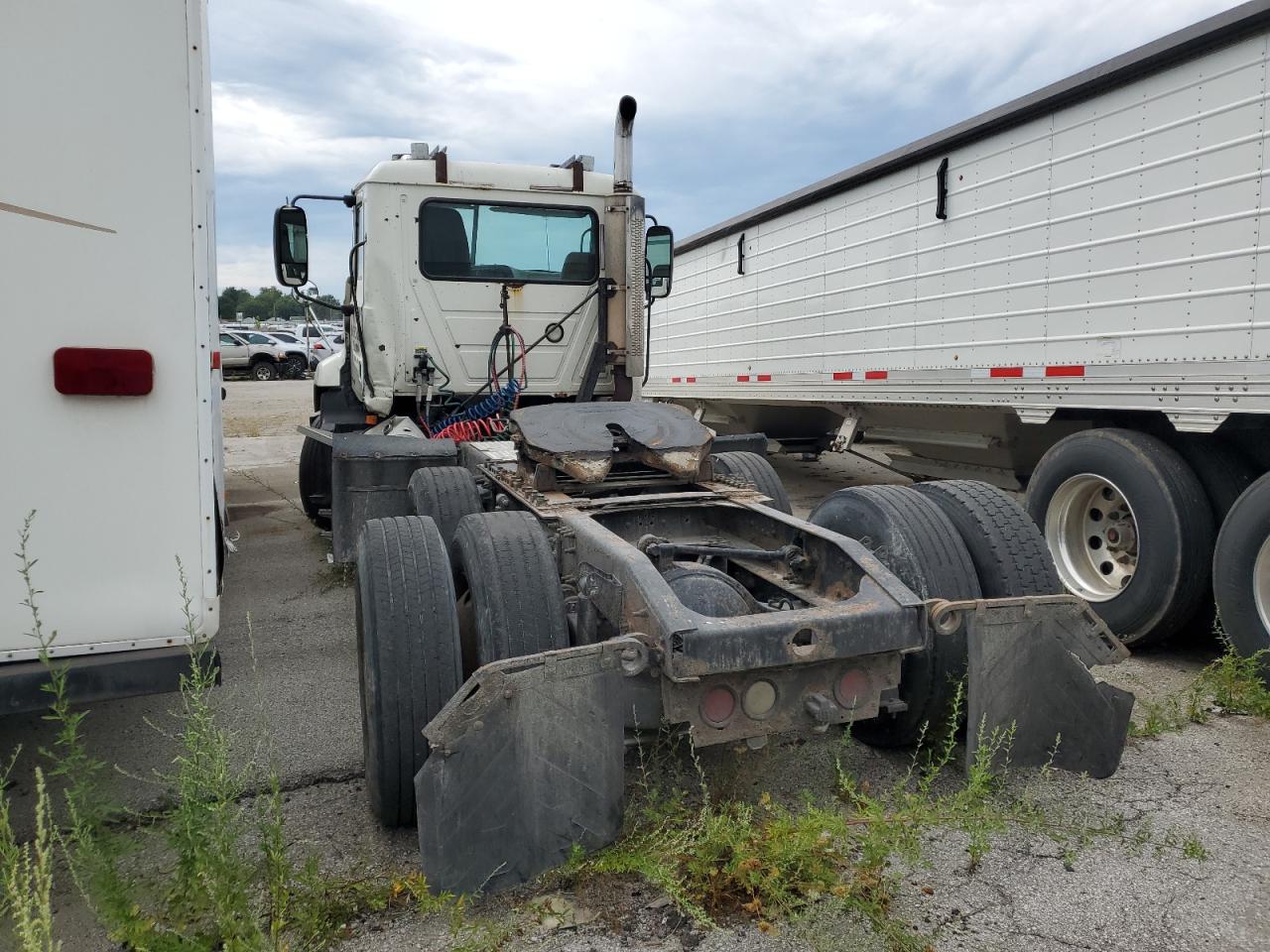 Lot #2824008580 2006 MACK 600 CXN600