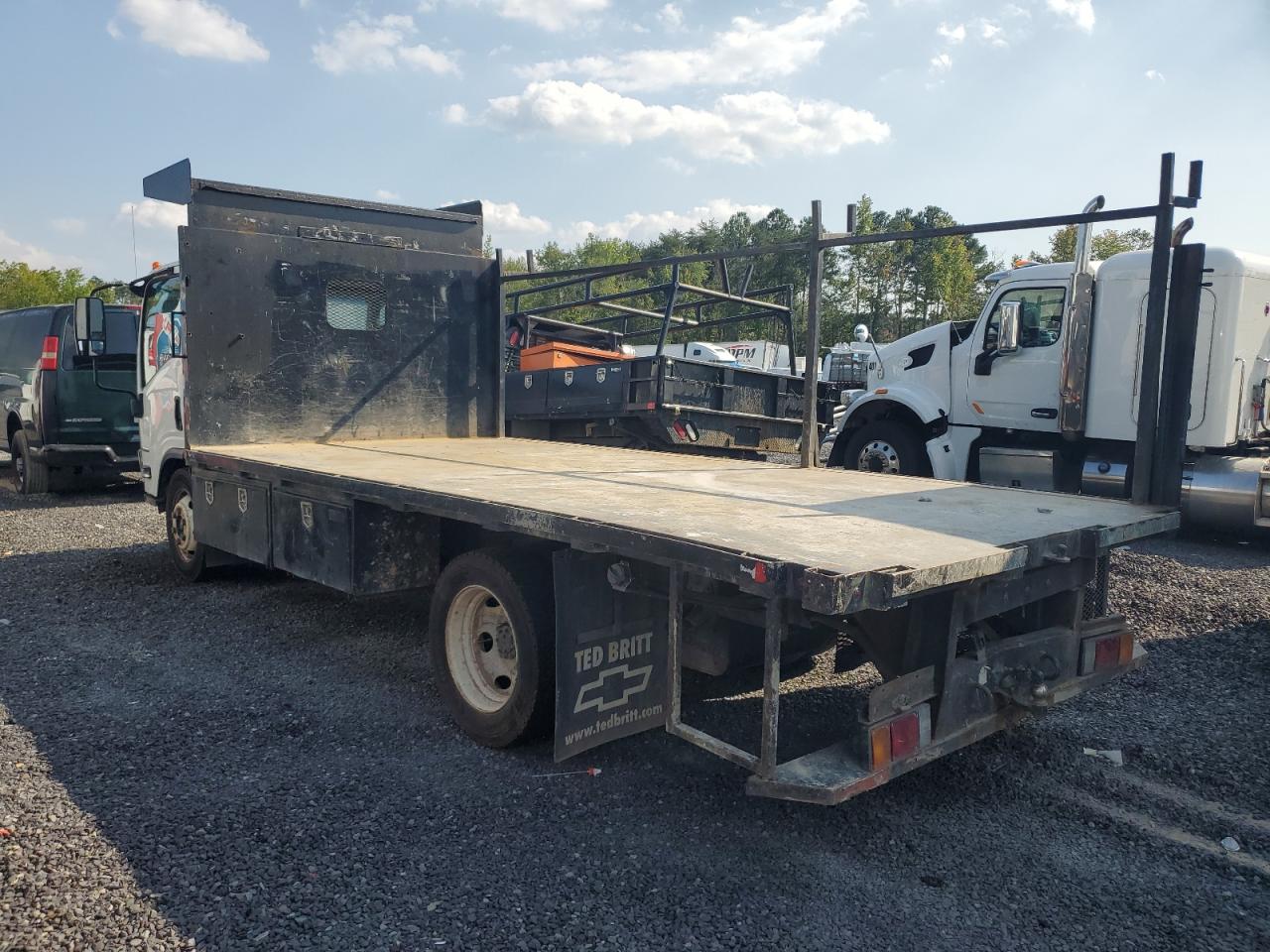 CHEVROLET 4500 2016 white tilt cab gas 54DCDW1B2GS810664 photo #3