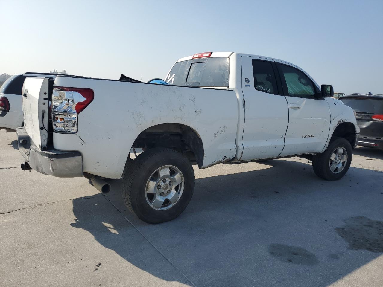 TOYOTA TUNDRA DOU 2013 white  gas 5TFRM5F18DX057794 photo #4