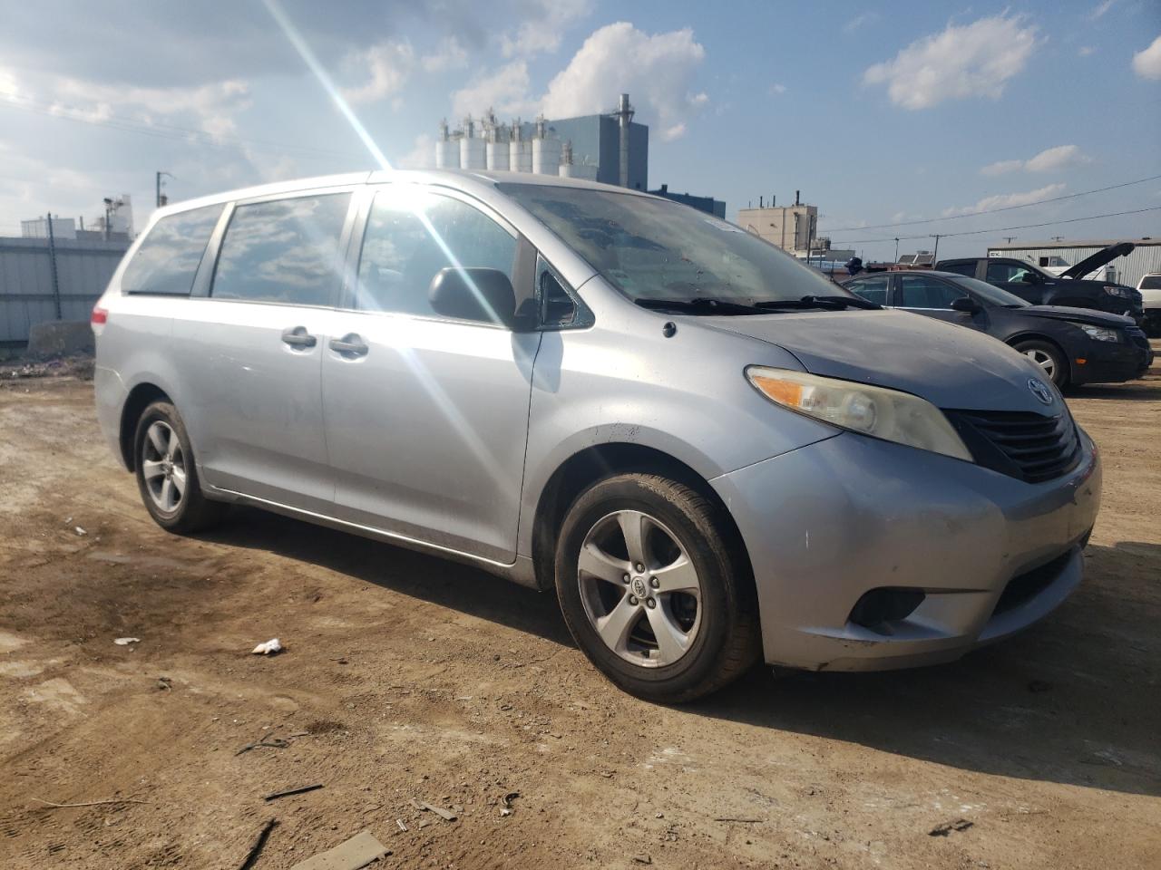 Lot #2991671970 2011 TOYOTA SIENNA BAS