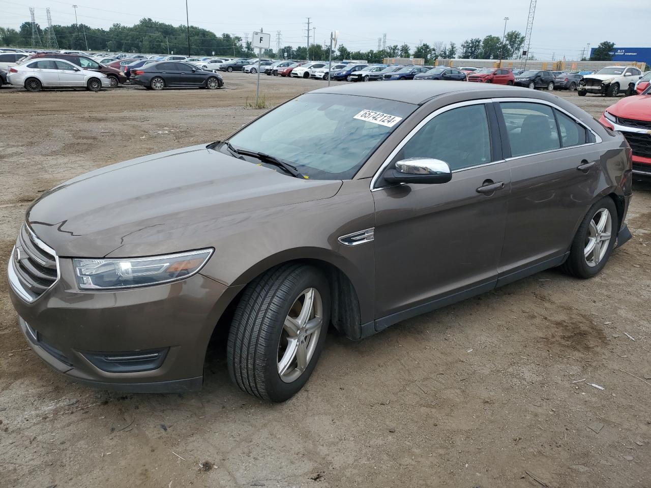 Lot #2974746182 2015 FORD TAURUS LIM