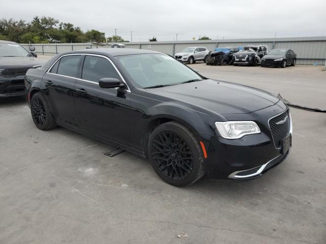 VIN 2C3CCAAG8JH130177 2018 Chrysler 300, Touring no.4