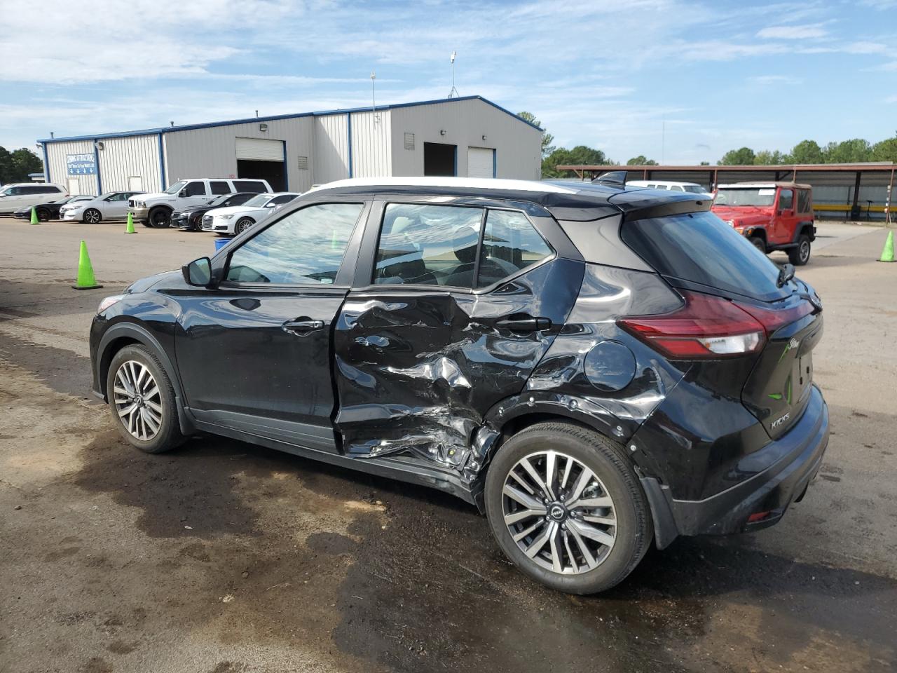 Lot #2902872713 2023 NISSAN KICKS SV