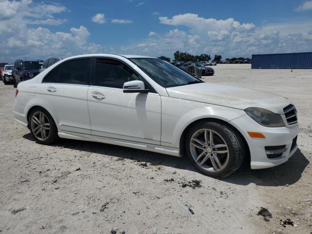 VIN WDDGF4HB0EA930501 2014 Mercedes-Benz C-Class, 250 no.4