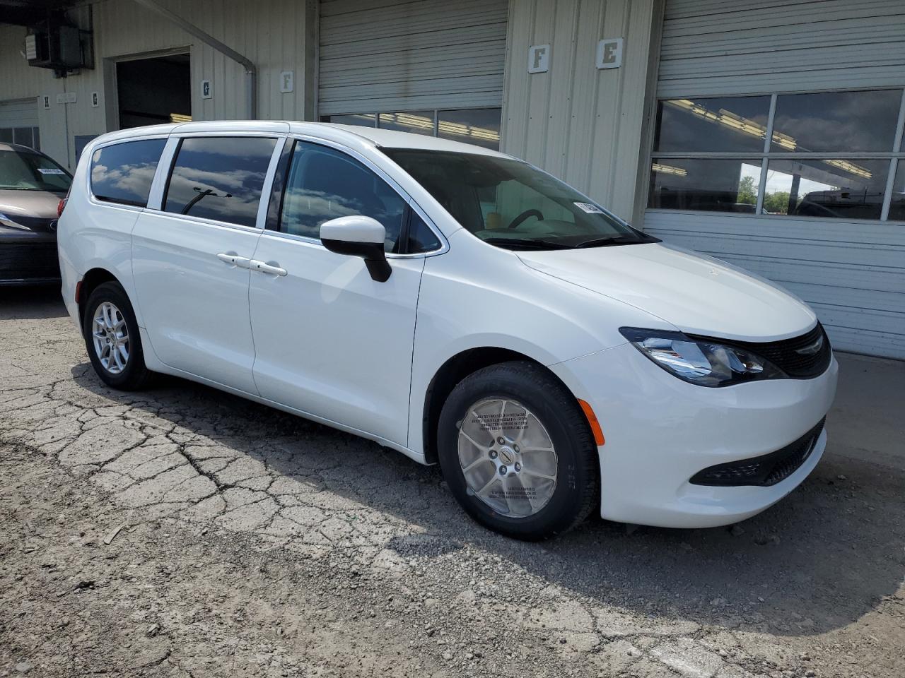 Lot #2938439162 2023 CHRYSLER VOYAGER LX