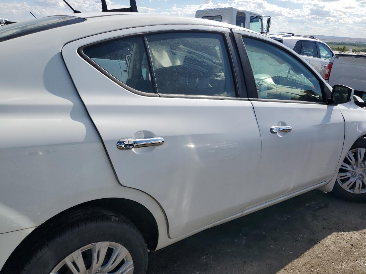 NISSAN VERSA S
