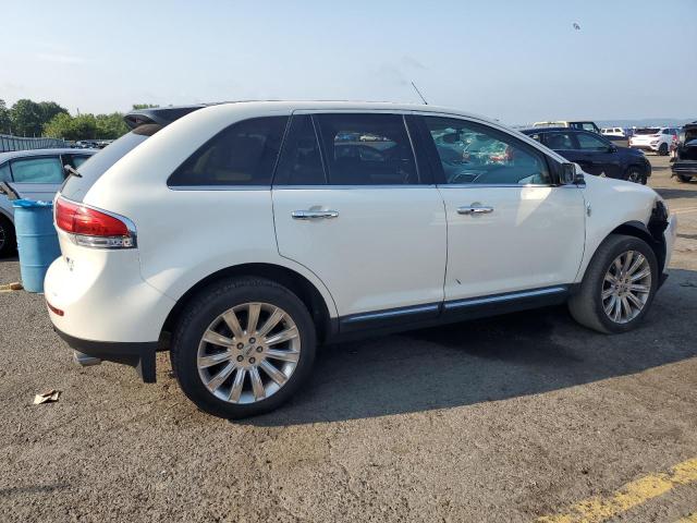 VIN 2LMDJ8JK4DBL07334 2013 Lincoln MKX no.3