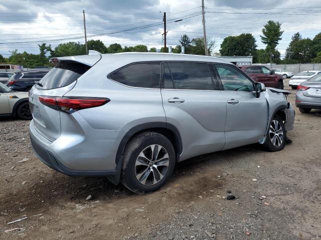 VIN 5TDGZRBH6MS071024 2021 Toyota Highlander, Xle no.3