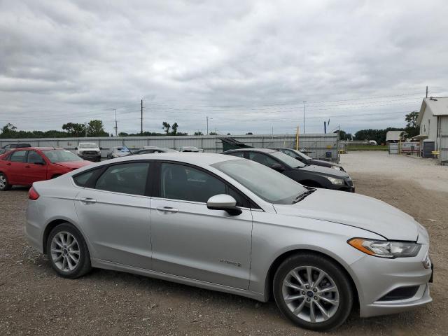 VIN 3FA6P0LU7HR325590 2017 Ford Fusion, Se Hybrid no.4