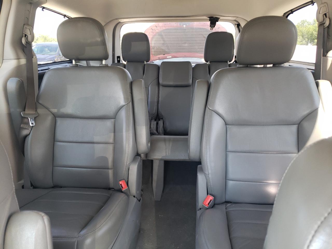 Lot #2945206675 2011 VOLKSWAGEN ROUTAN SEL