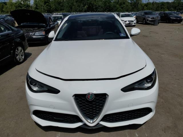 VIN ZARFAEEN0H7548338 2017 Alfa Romeo Giulia, Ti Q4 no.5