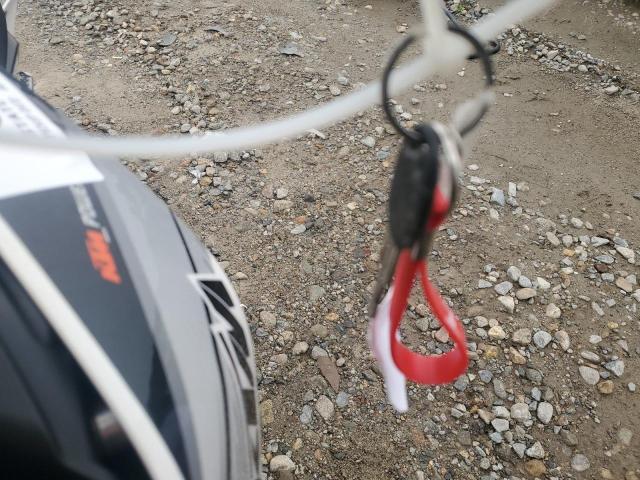 2018 KTM 690 DUKE VBKLDV404JM714411