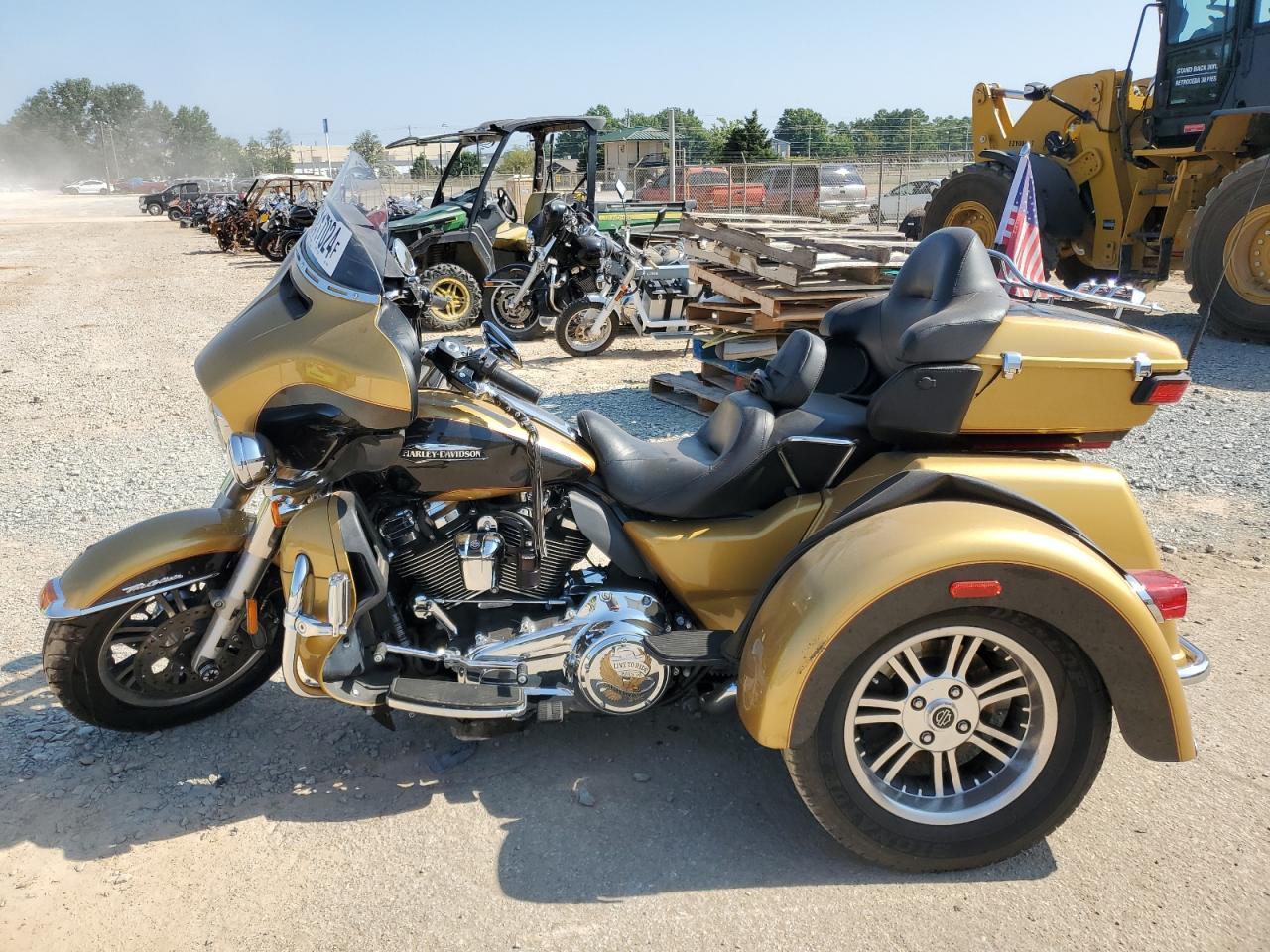 Lot #3296261422 2017 HARLEY-DAVIDSON FLHTCUTG T