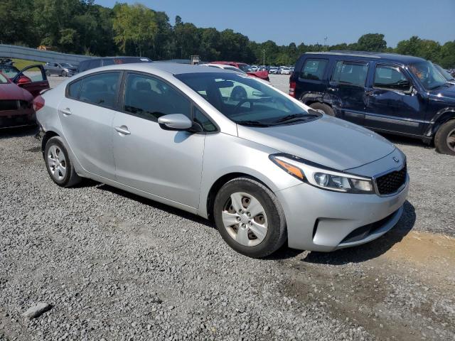 VIN 3KPFK4A79HE015008 2017 KIA Forte, LX no.4