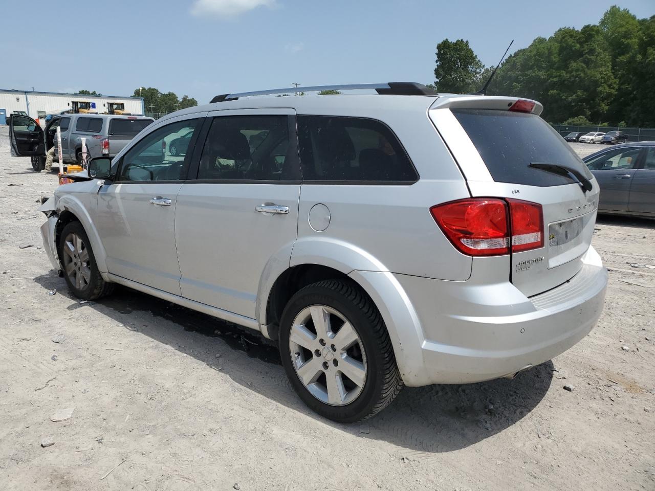 Lot #2821485419 2011 DODGE JOURNEY LU