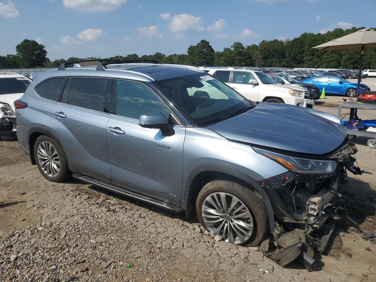 Lot #2928606802 2021 TOYOTA HIGHLANDER