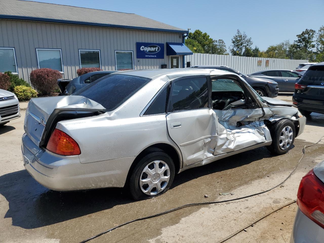 Lot #2996437396 2002 TOYOTA AVALON XL