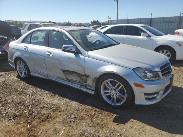 VIN WDDGF4HB4ER305410 2014 Mercedes-Benz C-Class, 250 no.4