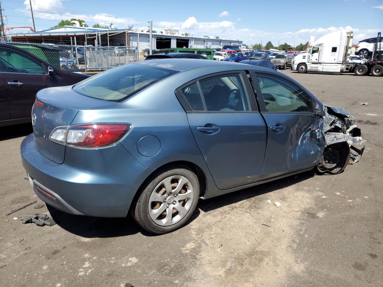 Lot #2774251363 2011 MAZDA 3 I