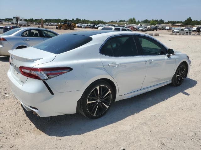 VIN 4T1B61HK4JU071145 2018 Toyota Camry, Xse no.3