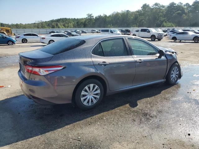 VIN 4T1B11HK4JU660632 2018 Toyota Camry, L no.3