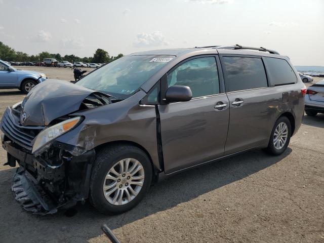 2015 TOYOTA SIENNA XLE - 5TDYK3DC9FS555456