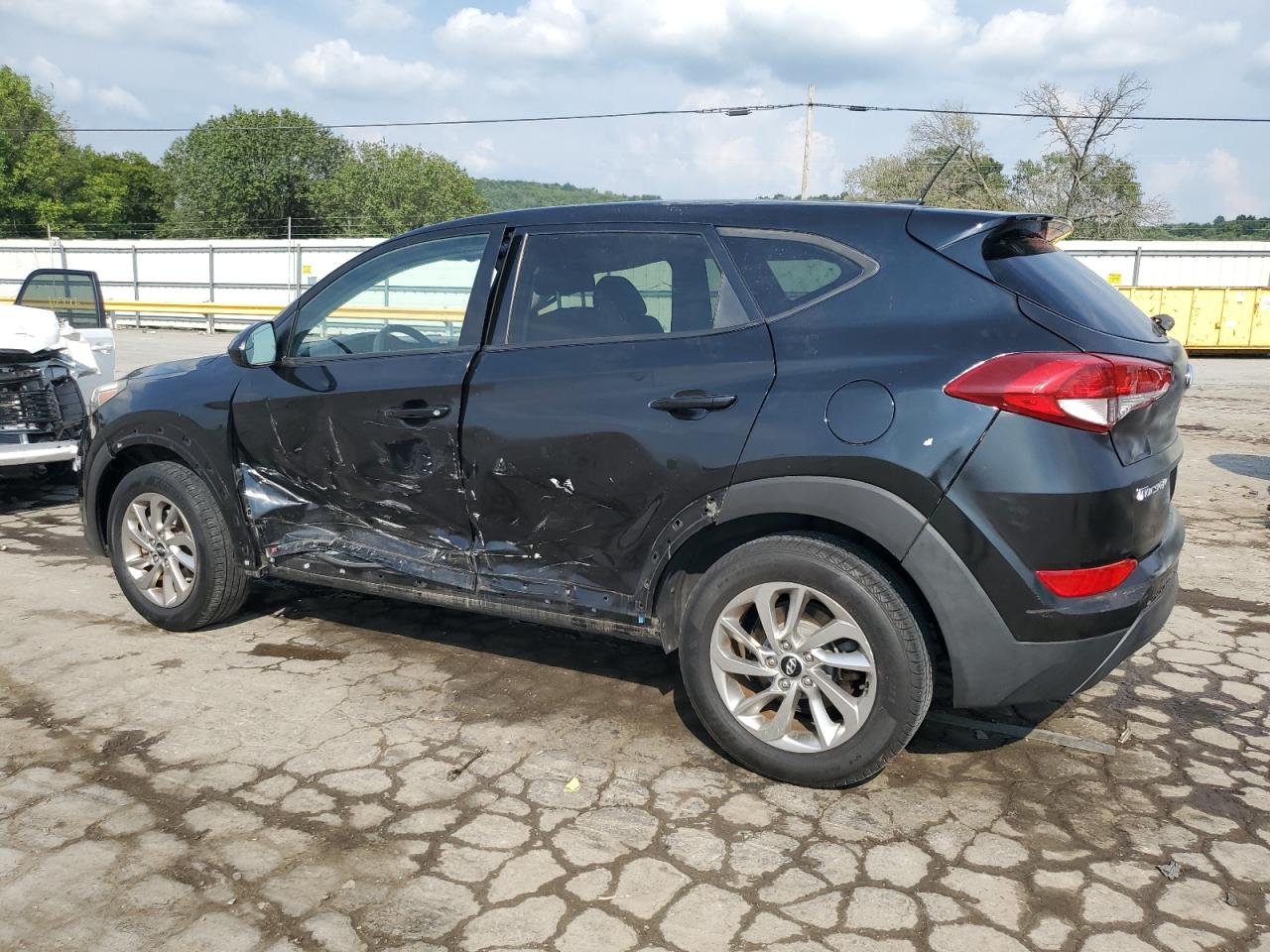 Lot #2855466731 2017 HYUNDAI TUCSON SE