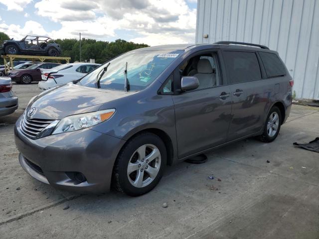 VIN 5TDKK3DC9FS605150 2015 Toyota Sienna, LE no.1