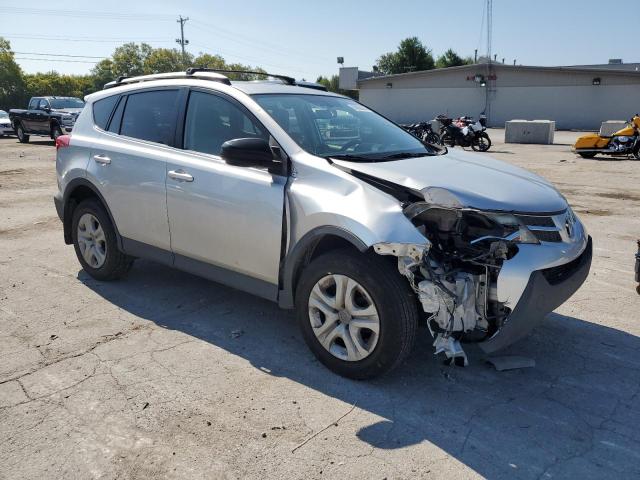 VIN JTMBFREV0FJ046849 2015 Toyota RAV4, LE no.4