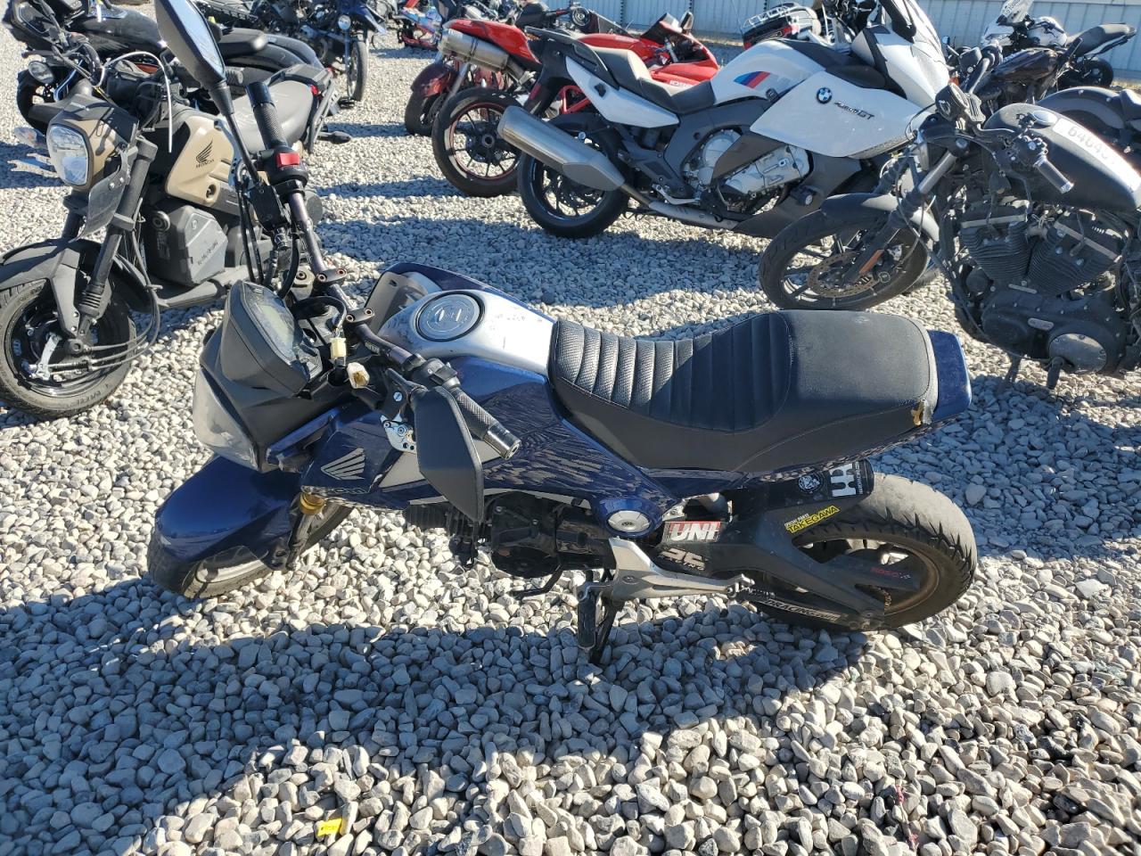 Lot #2970241300 2015 HONDA GROM 125