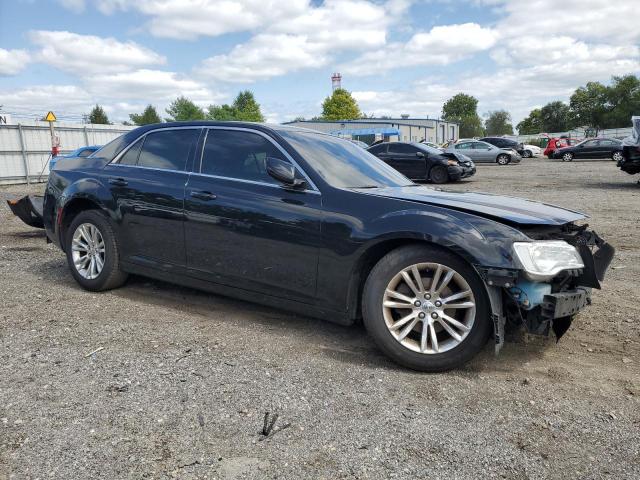 VIN 2C3CCAAG3JH338192 2018 Chrysler 300, Touring no.4