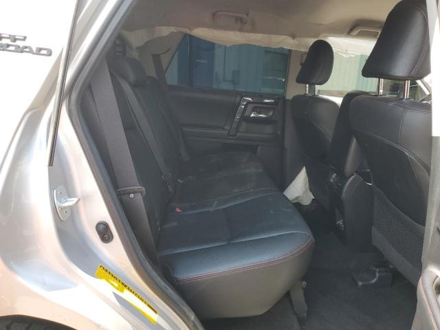 2020 TOYOTA 4RUNNER SR - JTEBU5JR7L5836804