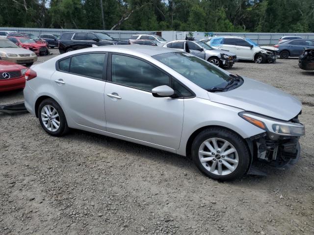 VIN 3KPFL4A7XHE058706 2017 KIA Forte, LX no.4