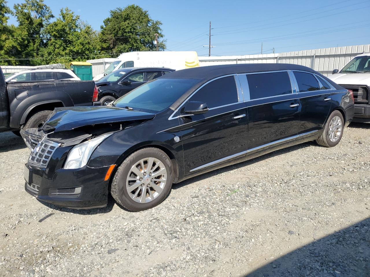 CADILLAC XTS LIMOUSINE