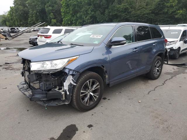 VIN 5TDBZRFH0JS908818 2018 Toyota Highlander, LE no.1