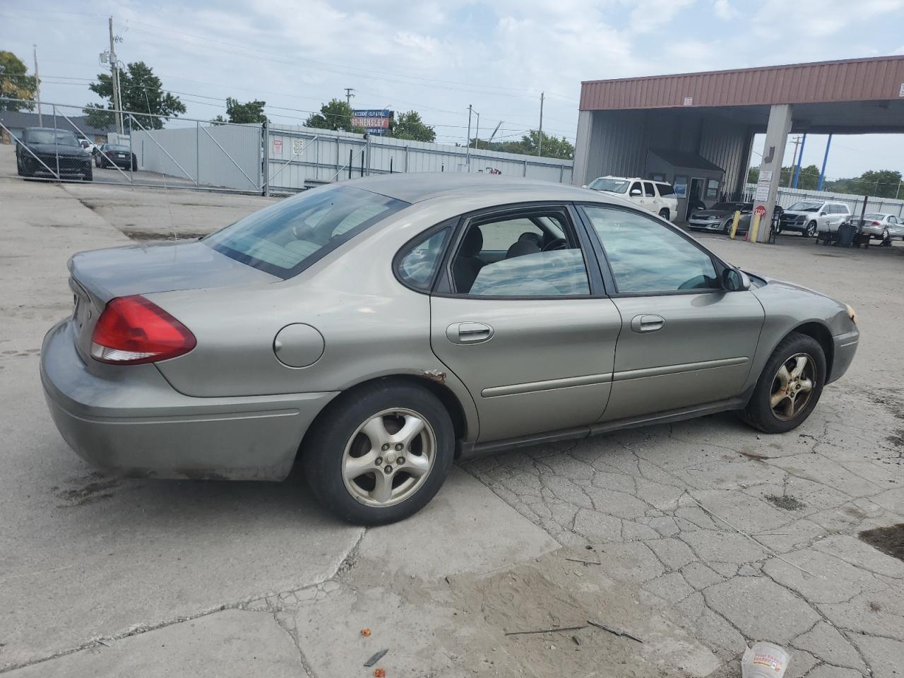 Lot #2845871240 2004 FORD TAURUS SE