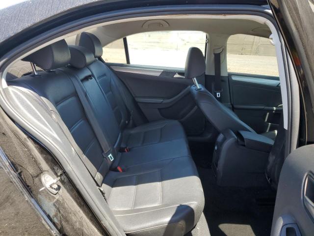 2018 VOLKSWAGEN JETTA SE - 3VWDB7AJ4JM240093