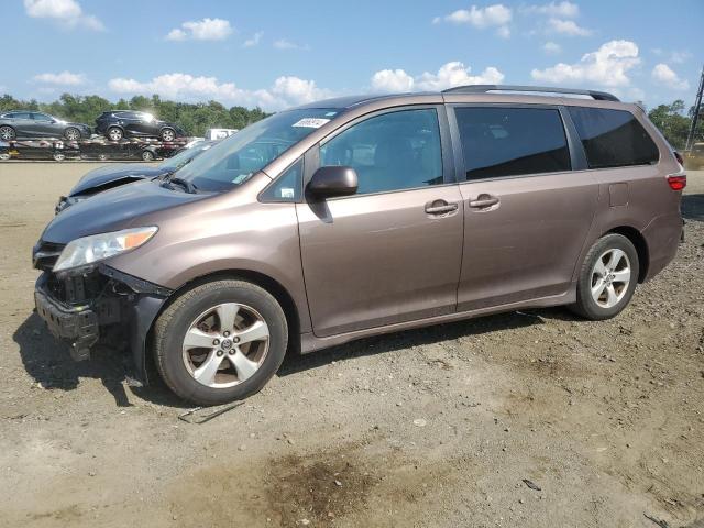 2018 TOYOTA SIENNA LE 2018