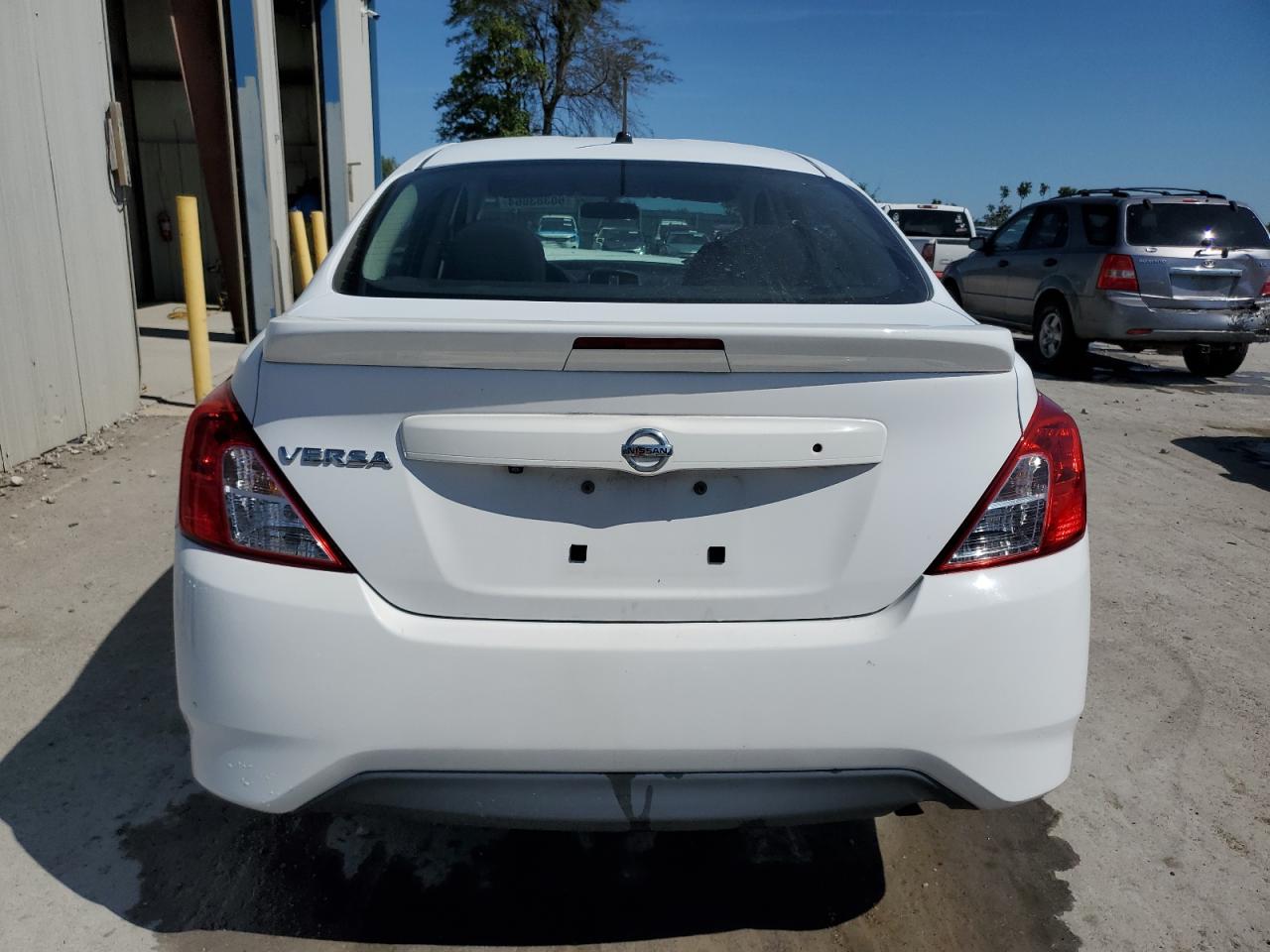 Lot #2845813857 2019 NISSAN VERSA S