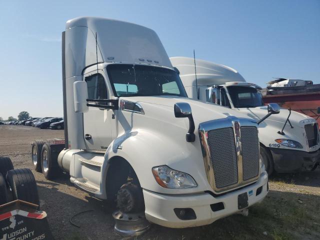 KENWORTH CONSTRUCTI 2020 white  diesel 1XKYDP9X6LJ428237 photo #1