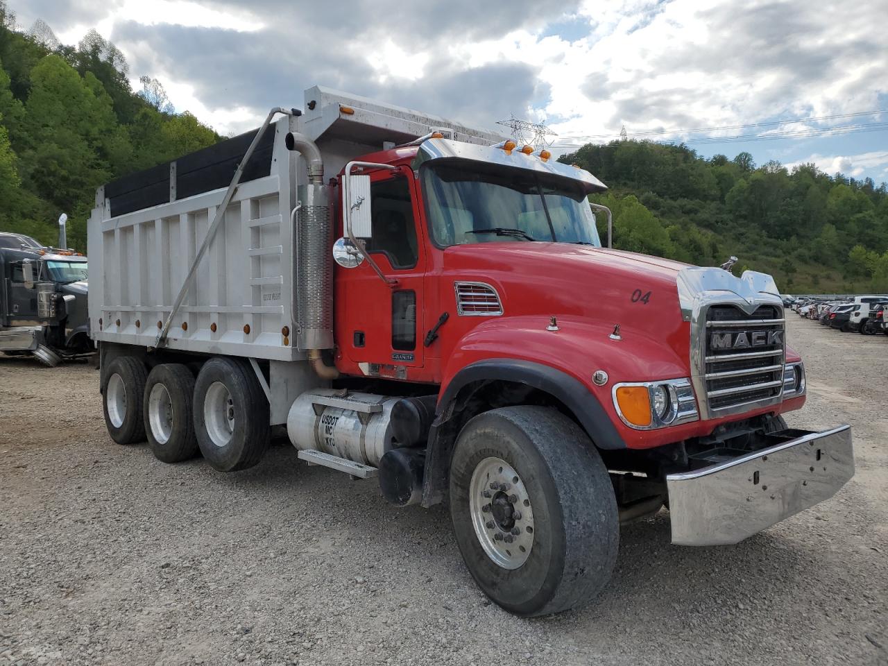 Mack CV (Granite) 2004 700