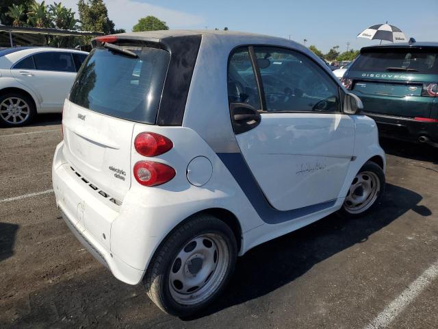 VIN WMEEJ9AA1FK838812 2015 Smart Fortwo no.3