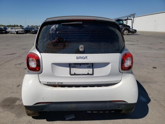 VIN WMEFJ9BA8HK229027 2017 SMART FORTWO no.6