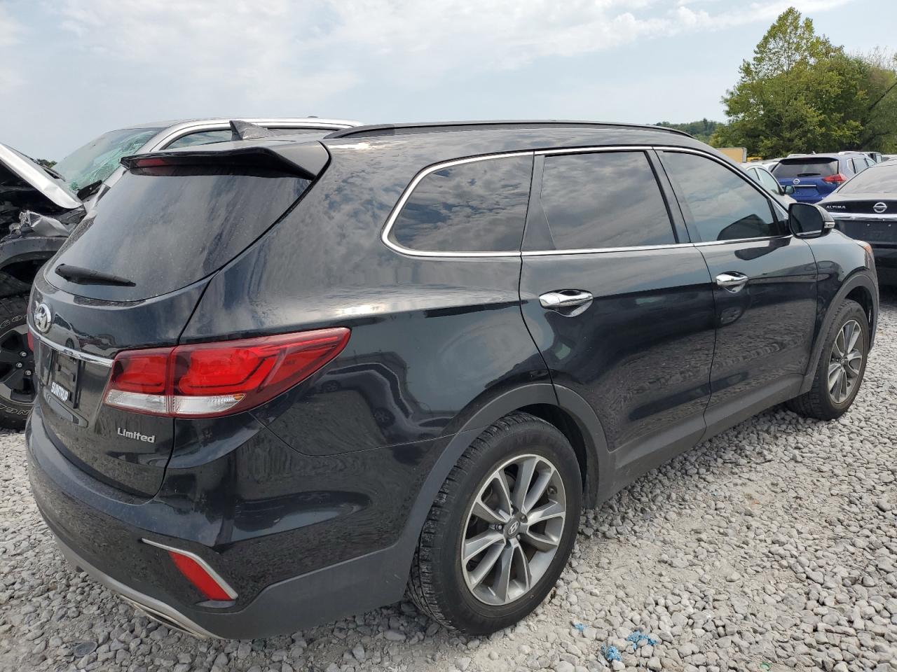 Lot #2789469537 2017 HYUNDAI SANTA FE S