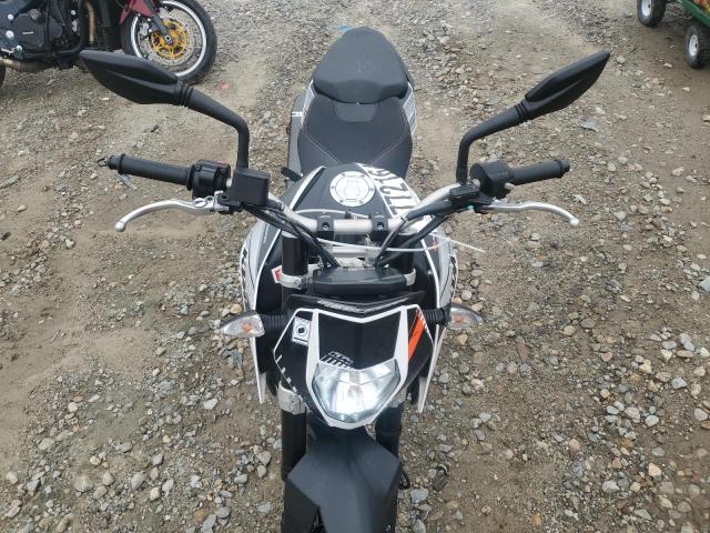 2018 KTM 690 DUKE VBKLDV404JM714411