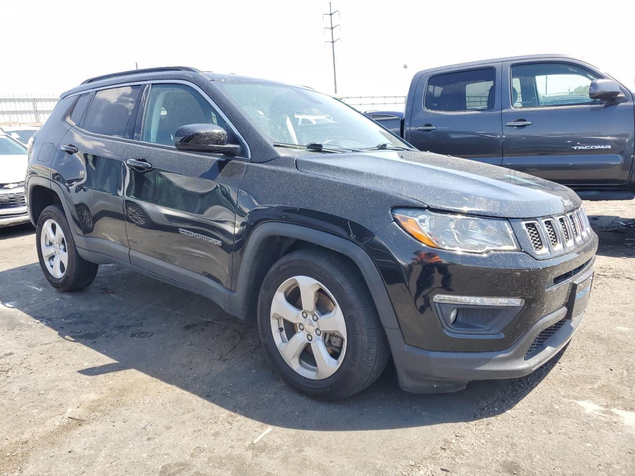 Lot #3021026236 2018 JEEP COMPASS LA