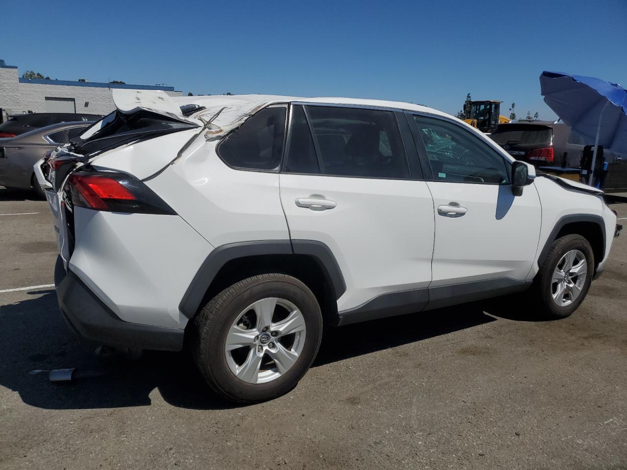 Lot #2988809664 2020 TOYOTA RAV4 XLE