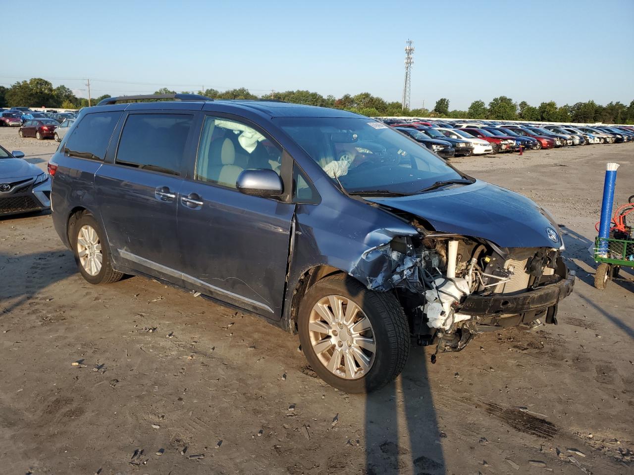 Lot #2940224471 2016 TOYOTA SIENNA XLE