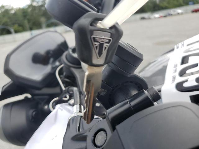 2024 TRIUMPH MOTORCYCLE STREET TRI - SMTA614K9RTBP1138